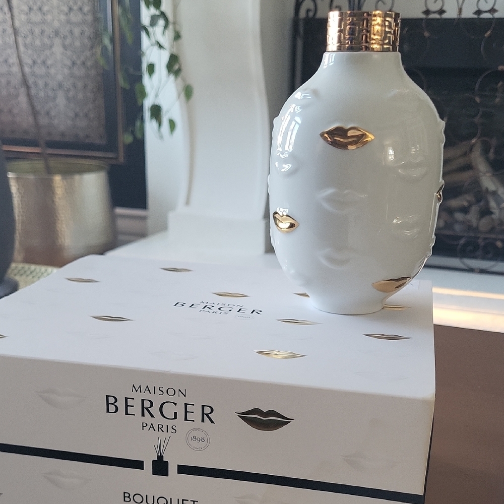 kaison berger jonatham adler White and Gold Home Accent